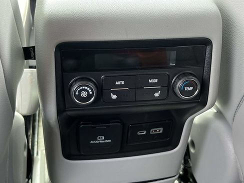 Certified 2023 GMC Acadia SLT w/ Preferred Package AWD/4WD image 13
