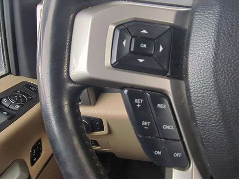 Used 2017 Ford F250 Lariat w/ Chrome Package image 13