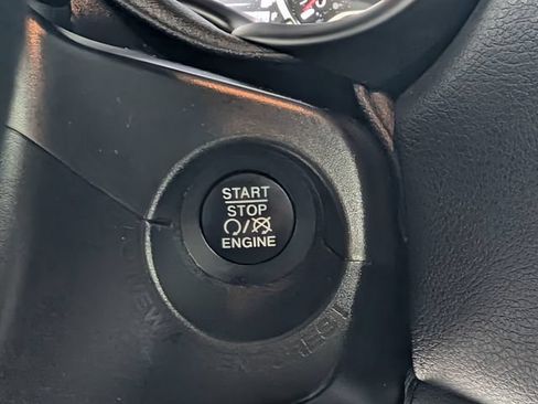Used 2022 Jeep Renegade Latitude w/ Convenience Group AWD/4WD image 21