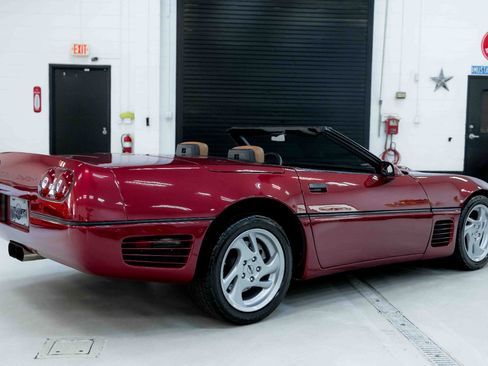 Used 1989 Chevrolet Corvette Convertible image 8