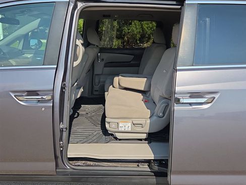 Used 2016 Honda Odyssey EX image 12