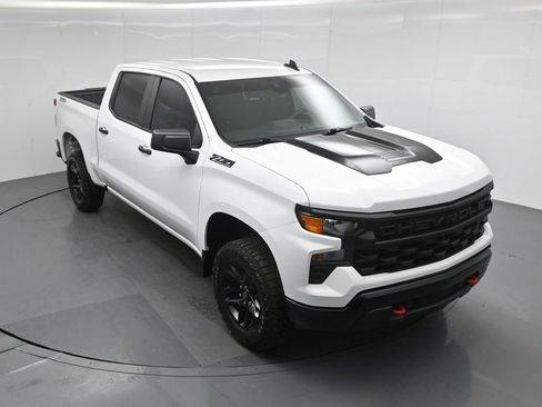 Used 2024 Chevrolet Silverado 1500 Custom Trail Boss w/ LPO, Dark Essentials Package AWD/4WD image 39