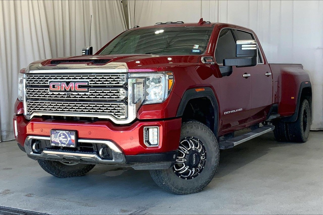 Used 2020 GMC Sierra 3500 Denali w/ Technology Package AWD/4WD image 2