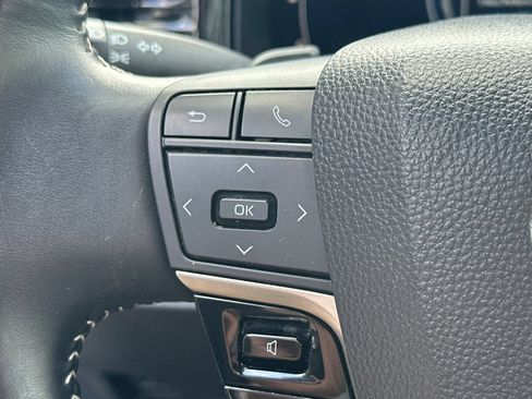 Used 2025 Toyota Camry SE FWD image 35