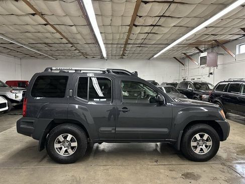 Used 2012 Nissan Xterra PRO-4X AWD/4WD image 2