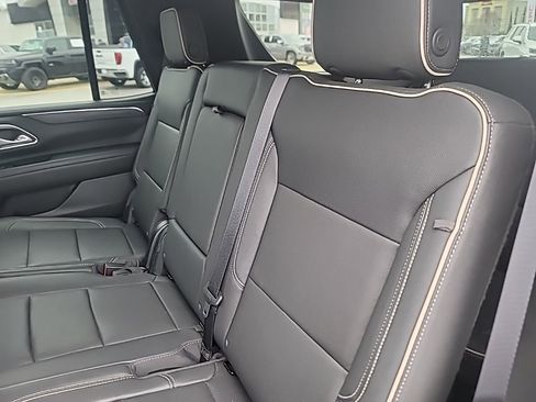Used 2023 GMC Yukon SLT image 9