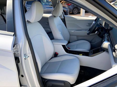 Used 2025 Hyundai Kona SEL image 9