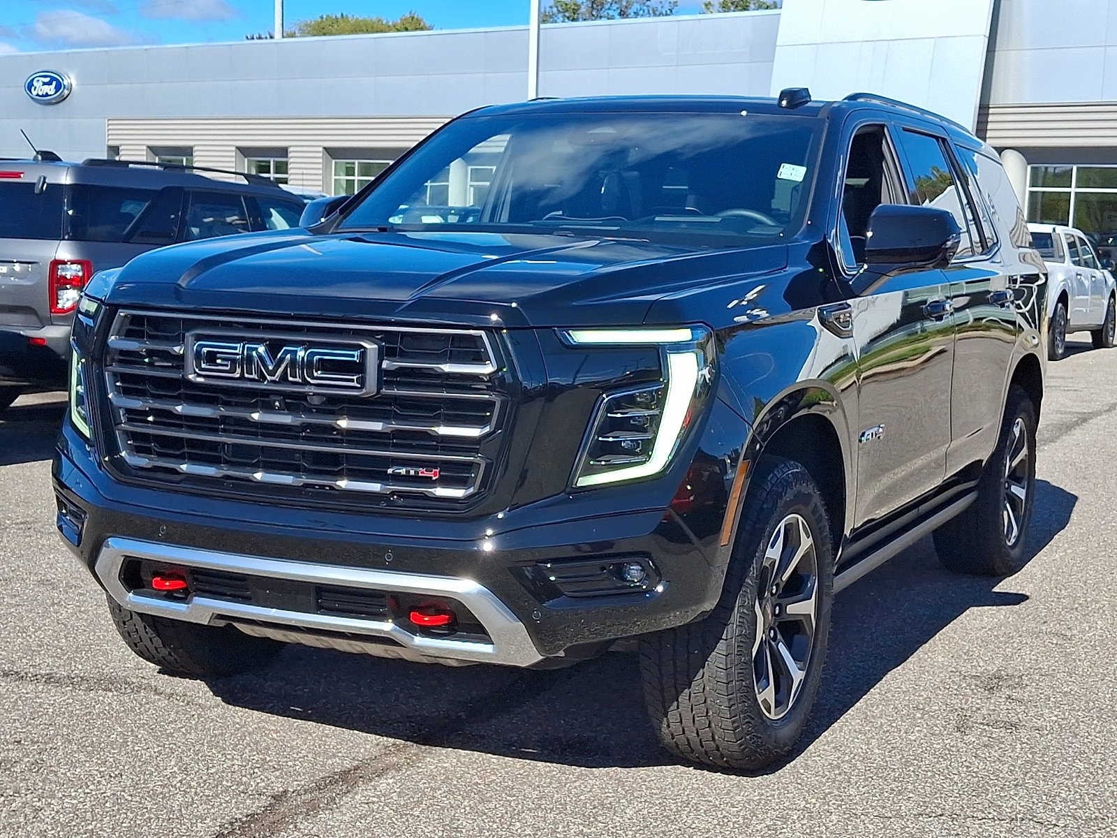 Used 2026 GMC Yukon AT4 Ultimate w/ LPO, Floor Liner Package AWD/4WD image 4