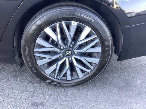 Used 2024 Nissan Altima 2.5 SV FWD image 7