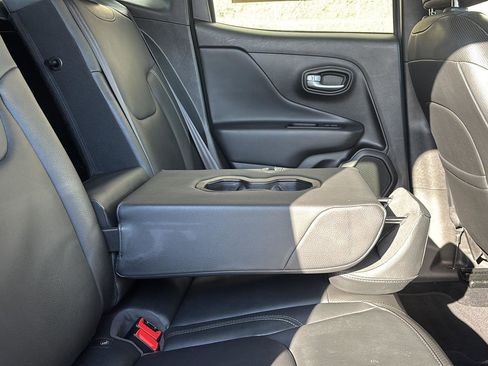 Used 2021 Jeep Renegade Limited image 26