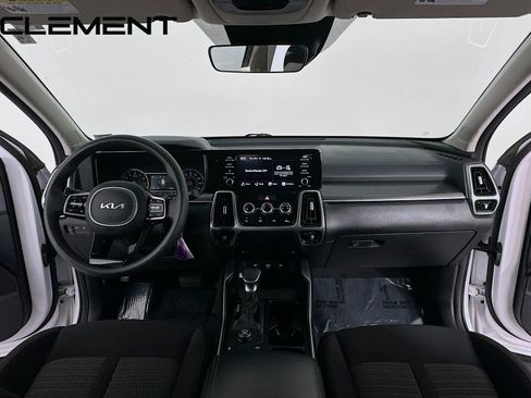 Used 2023 Kia Sorento LX FWD image 12