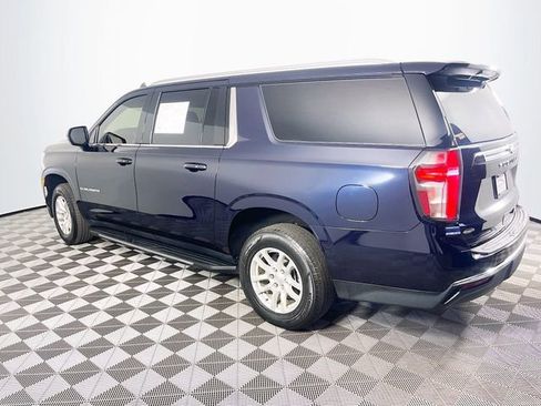 Used 2022 Chevrolet Suburban LT image 7