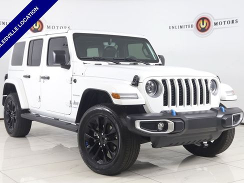 Used 2023 Jeep Wrangler Unlimited Sahara w/ Cold Weather Group AWD/4WD image 1