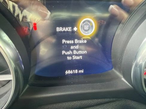 Used 2021 Jeep Wrangler Unlimited Rubicon AWD/4WD image 5