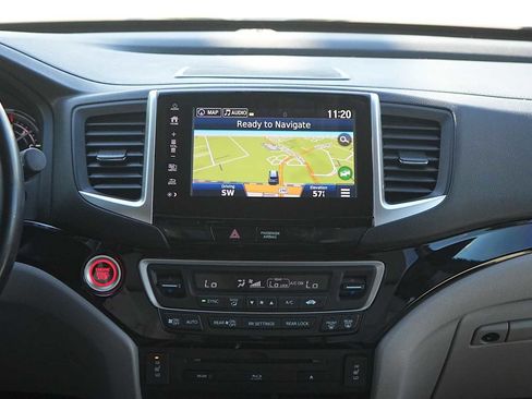 Used 2018 Honda Pilot Touring image 19