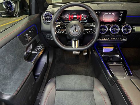 New 2026 Mercedes-Benz GLB 250 4MATIC image 46