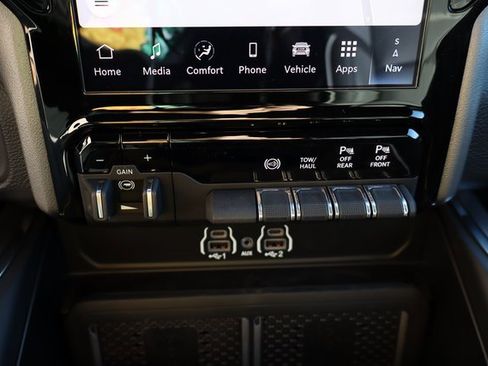 Used 2025 RAM 2500 Laramie image 29