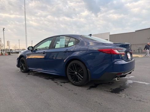 Used 2025 Toyota Camry SE image 5