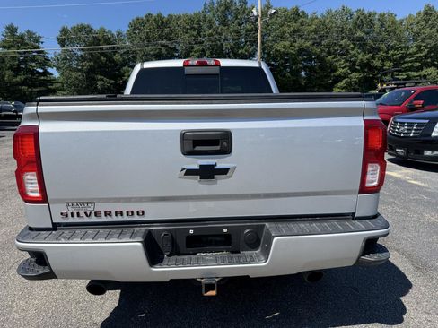 Used 2017 Chevrolet Silverado 1500 LTZ Z71 w/ Redline Edition AWD/4WD image 9
