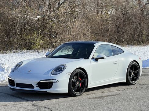 Certified 2015 Porsche 911 Carrera 4S image 1