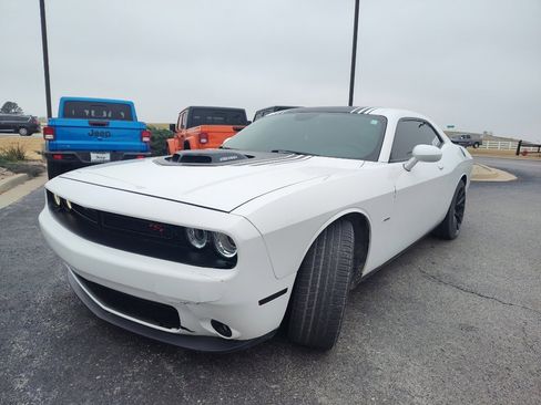 Used 2015 Dodge Challenger R/T Plus image 3