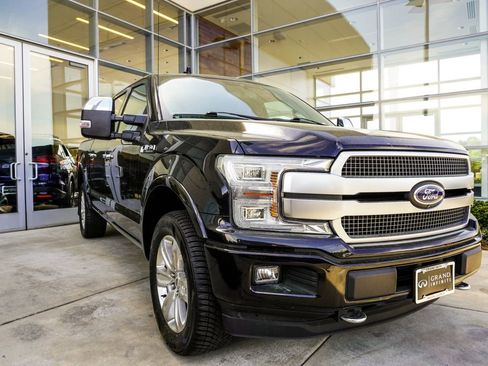Used 2019 Ford F150 Platinum w/ Equipment Group 701A Luxury image 4
