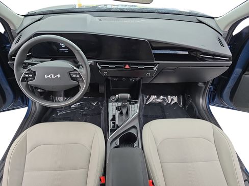 Used 2023 Kia Niro EX FWD image 9
