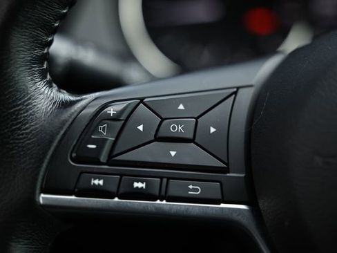 Used 2018 Nissan Rogue Sport SL w/ SL Premium Package image 33