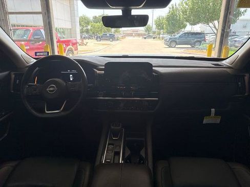 Certified 2024 Nissan Pathfinder Platinum w/ Cargo Package FWD image 23