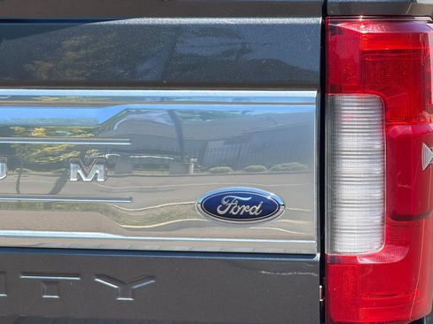 Used 2017 Ford F350 Platinum w/ Platinum Ultimate Package AWD/4WD image 27