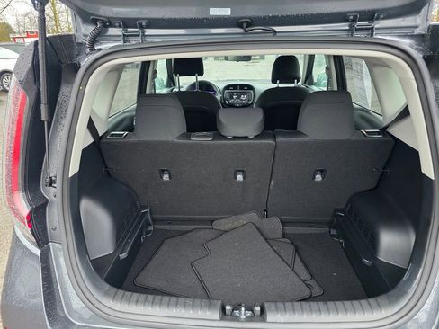 Used 2025 Kia Soul LX image 19