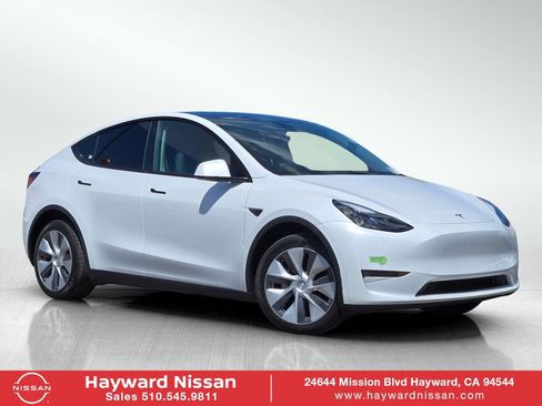 Used 2023 Tesla Model Y Long Range image 1