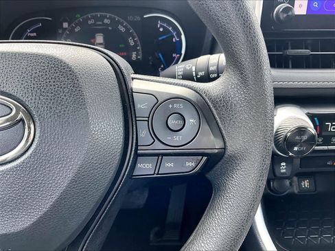 Used 2025 Toyota RAV4 XLE image 24