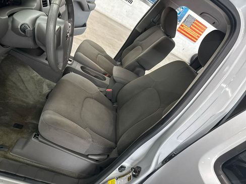 Used 2012 Nissan Frontier SV AWD/4WD image 9