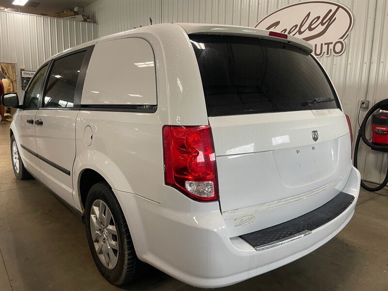 Used 2014 RAM C/V Tradesman FWD image 2