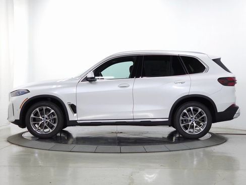 Used 2026 BMW X5 xDrive40i w/ Premium Package AWD/4WD image 4