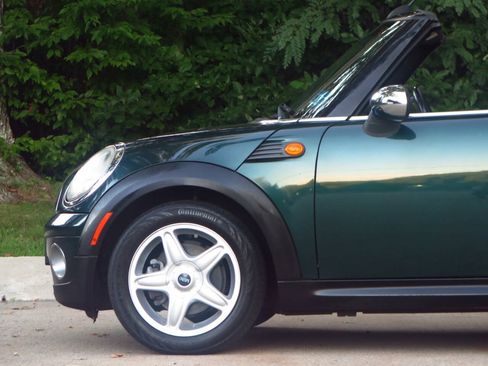 Used 2010 MINI Cooper Convertible FWD image 21