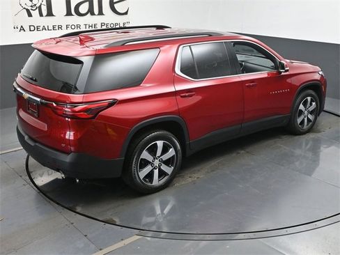 Used 2023 Chevrolet Traverse LT w/ LT Premium Package image 40