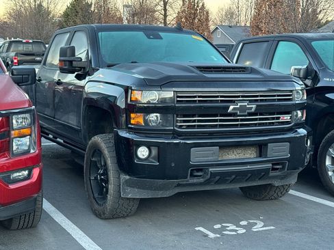 Used 2019 Chevrolet Silverado 2500 LTZ image 2