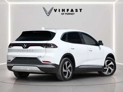 New 2025 VinFast VF 8 Eco