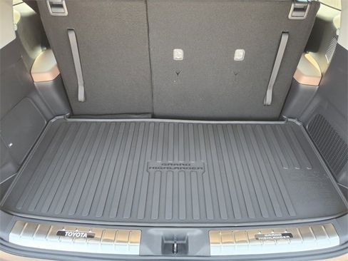 New 2026 Toyota Grand Highlander Platinum image 24