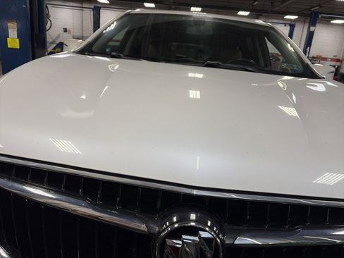 Used 2019 Buick Enclave Essence AWD/4WD image 4