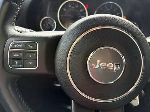 Used 2014 Jeep Wrangler Unlimited Sahara w/ Connectivity Group image 15