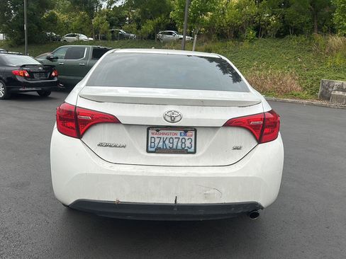 Used 2017 Toyota Corolla SE w/ Carpet Mat Package (TMS) FWD image 7