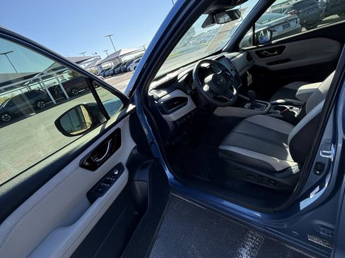 Used 2025 Subaru Forester Limited image 17