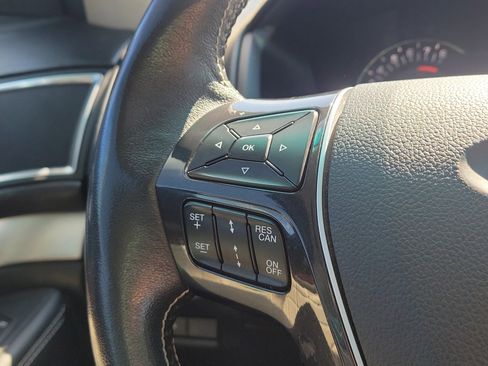 Used 2016 Ford Explorer Platinum image 25