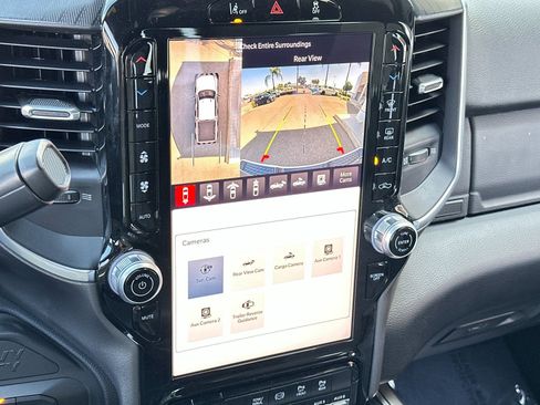 New 2025 RAM 2500 Big Horn AWD/4WD image 18