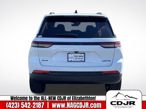 New 2025 Jeep Grand Cherokee Limited w/ Black Appearance Package image 4