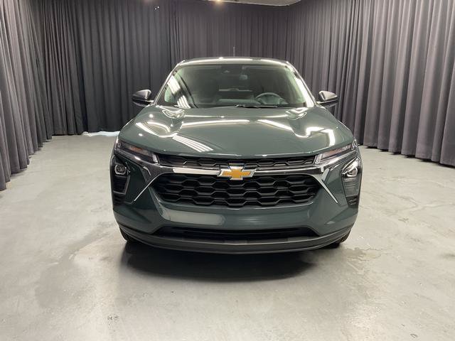 Used 2025 Chevrolet Trax LS FWD image 6