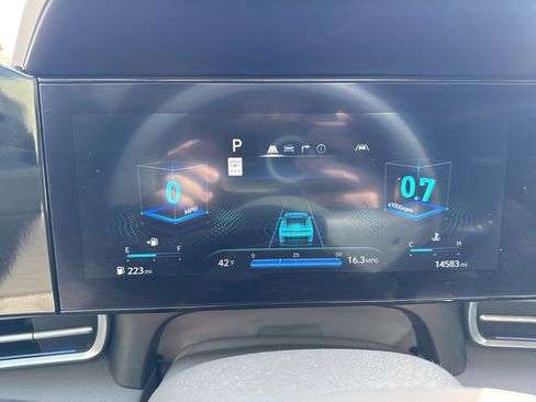 Certified 2024 Hyundai Elantra SEL image 5